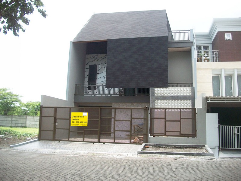 Rumah Baru Gress di Pakuwon City San Antonio Surabaya Timur, Minimalis, ada Kolam Renang, 3 Lantai, Ready 1 unit aja... DISEWAKAN JUGA... Buruan !!!! - JK -