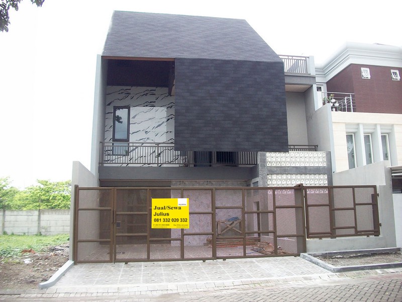 Rumah Baru Gress di Pakuwon City San Antonio Surabaya Timur, Minimalis, ada Kolam Renang, 3 Lantai, Ready 1 unit aja... DISEWAKAN JUGA... Buruan !!!! - JK -