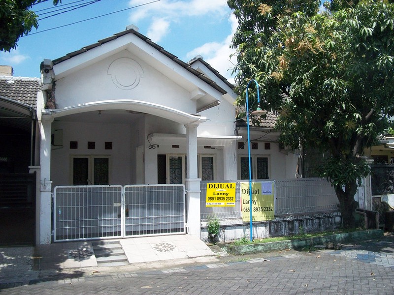 Rumah di Citra Alamanda Tropodo Sidoarjo, Bagus + Terawat, Row Jalan Lebar, Siap Huni - LS -