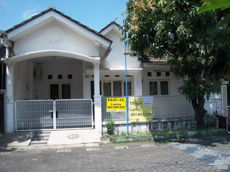 Rumah di Citra Alamanda Tropodo Sidoarjo, Bagus + Terawat, Row Jalan Lebar, Siap Huni - LS -