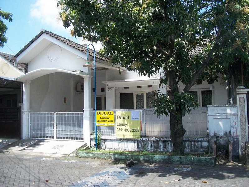 Rumah di Citra Alamanda Tropodo Sidoarjo, Bagus + Terawat, Row Jalan Lebar, Siap Huni - LS -