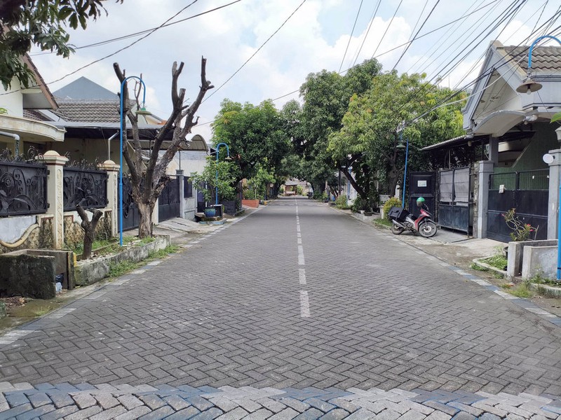 Rumah di Citra Alamanda Tropodo Sidoarjo, Bagus + Terawat, Row Jalan Lebar, Siap Huni - LS -