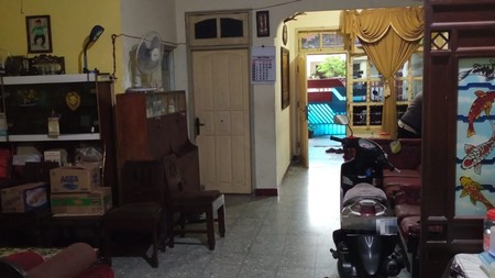 Dijual Rumah 2 lantai di Jl Karangrejo Wonokromo Surabaya