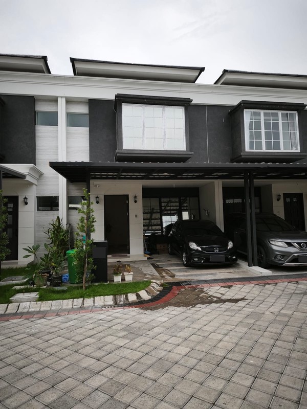 Disewakan Rumah Cantik 2 Lantai Wisata Bukit Mas Cluster Chelsea Surabaya Barat