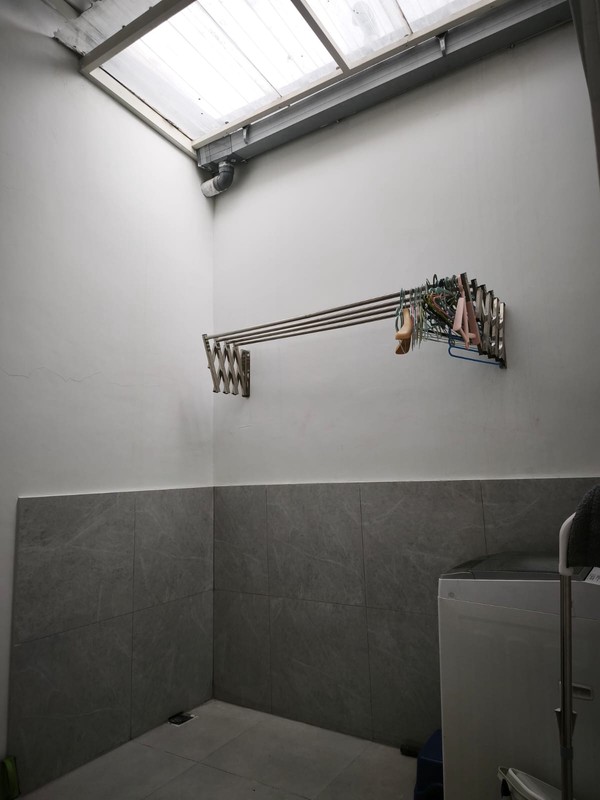 Disewakan Rumah Cantik 2 Lantai Wisata Bukit Mas Cluster Chelsea Surabaya Barat