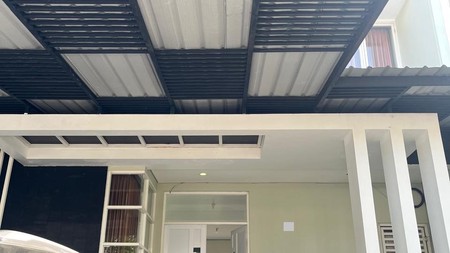 Disewakan Rumah Cantik Royal Residence Cluster Addington Surabaya Barat