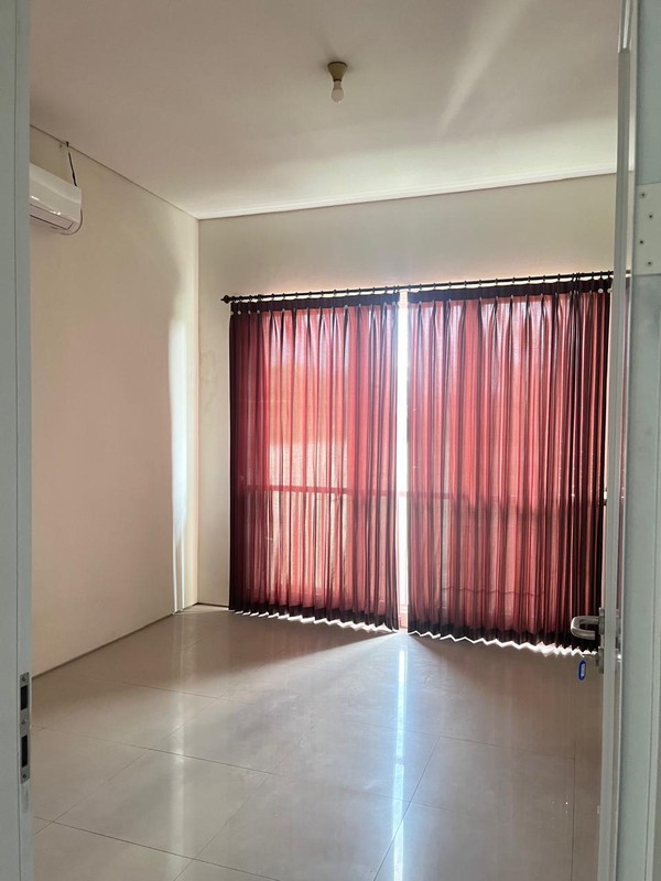 Disewakan Rumah Cantik Royal Residence Cluster Addington Surabaya Barat