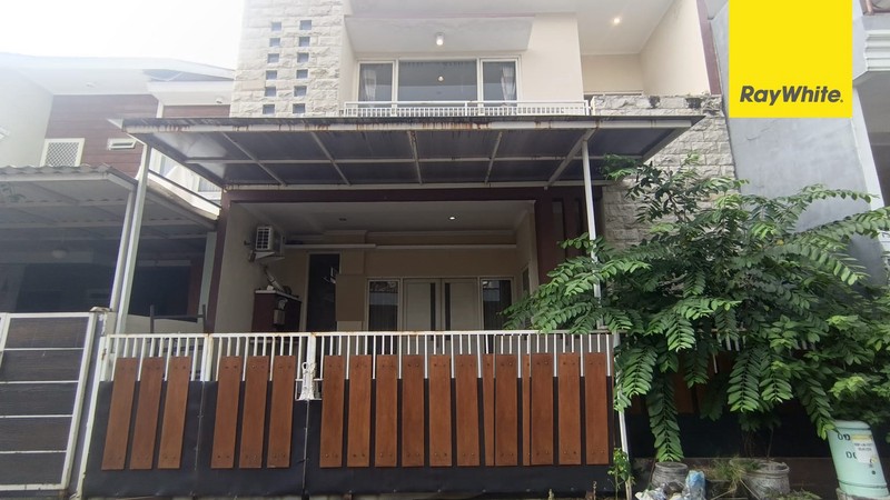 Disewakan Rumah di Palm Spring Jambangan Surabaya