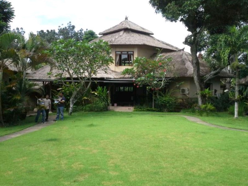 Leasehold and freehold land 18,85 are in area exclusive Nusa Dua , Bali