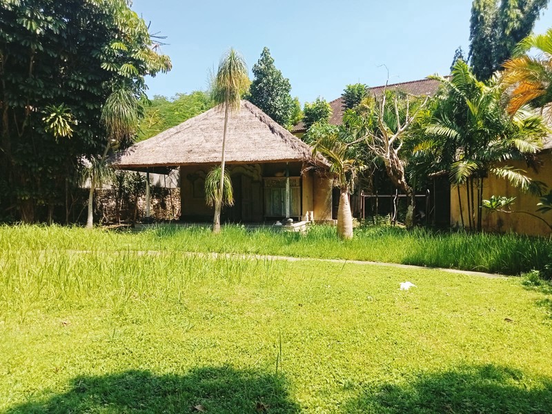Leasehold and freehold land 18,85 are in area exclusive Nusa Dua , Bali