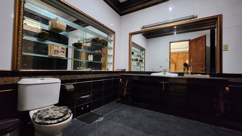 RUMAH MEWAH EKSKLUSIF - DIBAWAH HARGA PASAR di KAWASAN TERBAIK PANCORAN JAKARTA SELATAN