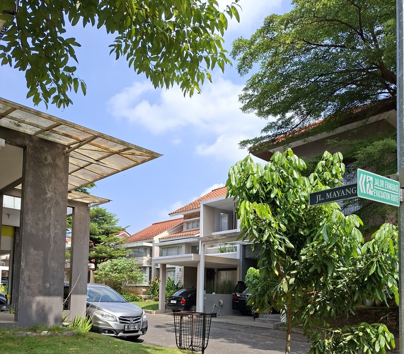 Rumah nyaman siap huni tatar mayangsunda kotabaru Parahyangan , best price , best location Lets check it out guys 