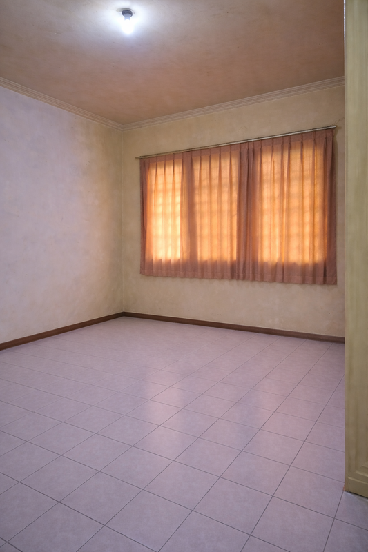 Turun harga..Murah sekali...Dijual Rumah Siap Huni Villa Valensia Pakuwon Indah Surabaya