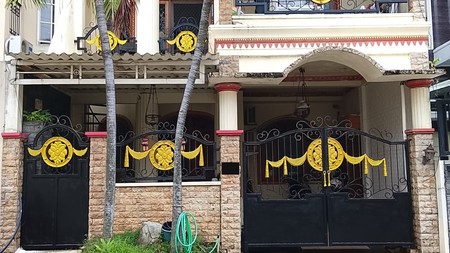 Rumah 2 Lantai Villa Valensia II Pakuwon Indah Surabaya Barat