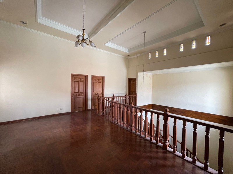 Dijual Rumah Hunian Mewah Rungkut Asri Surabaya Dekat Pusat Kota