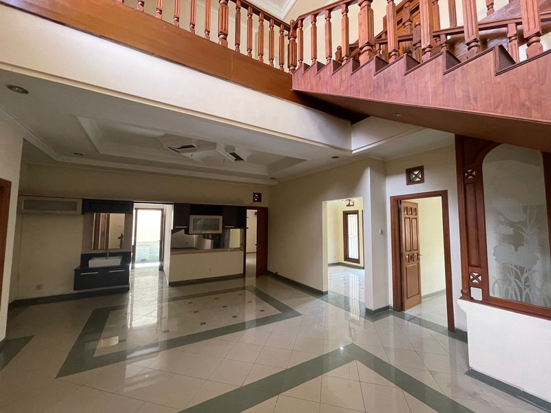 Dijual Rumah Hunian Mewah Rungkut Asri Surabaya Dekat Pusat Kota