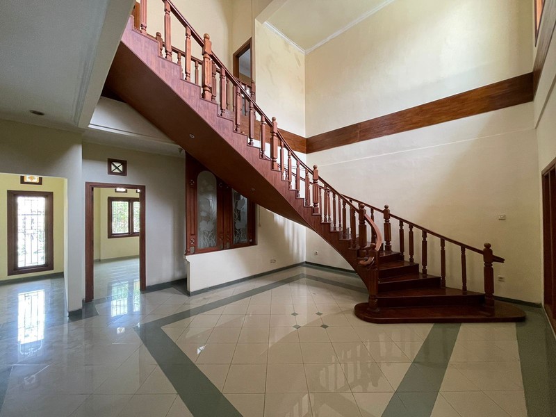 Dijual Rumah Hunian Mewah Rungkut Asri Surabaya Dekat Pusat Kota