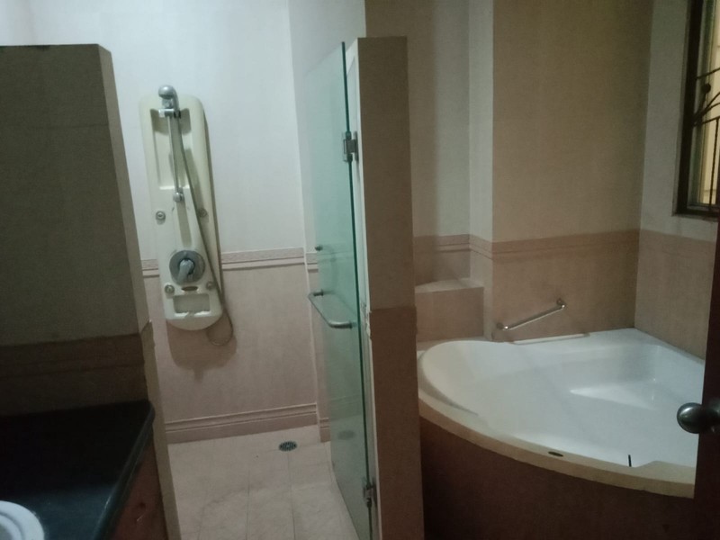 Ruko Gandeng BANGUNAN EX KANTOR di Petojo Jakarta Pusat Cocok buat Kantor & Bisnis