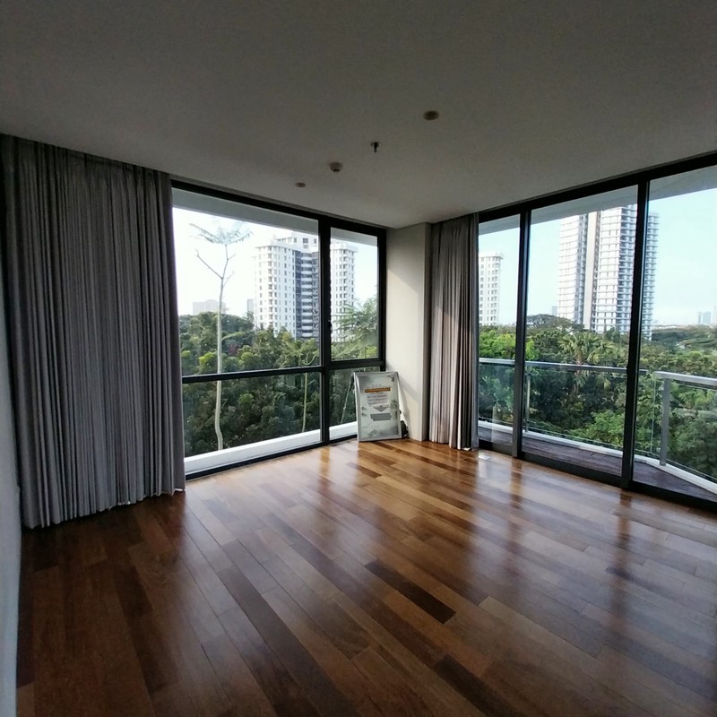 Dijual Apartemen The Rosebay Graha Famili Tipe 2 Bedroom Corner Unit Semi Furnished - Lantai.5- View Pool And City Strategis Dekat Pakuwon Mall, Sma Petra 1, National Hospital