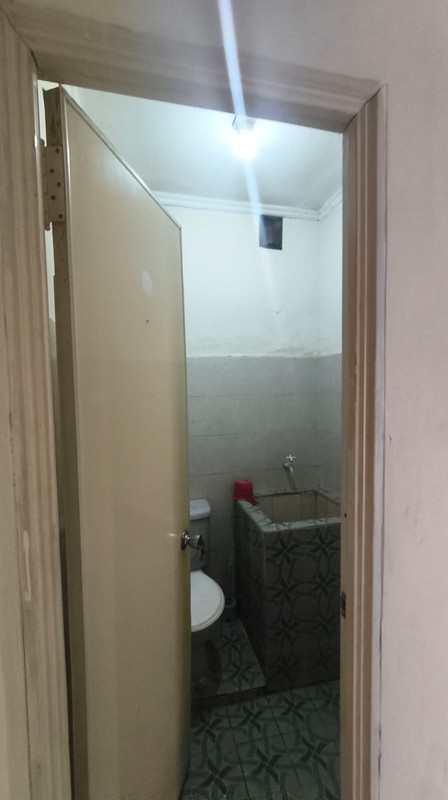 Rumah Sewa di BSD dengan Tanah Luas 180 m2 dan 2 Car Port Dekat Tol