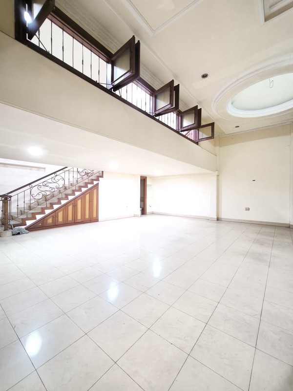 BANGUNAN EX KANTOR di Petojo Jakarta Pusat Cocok buat Kantor & Bisnis