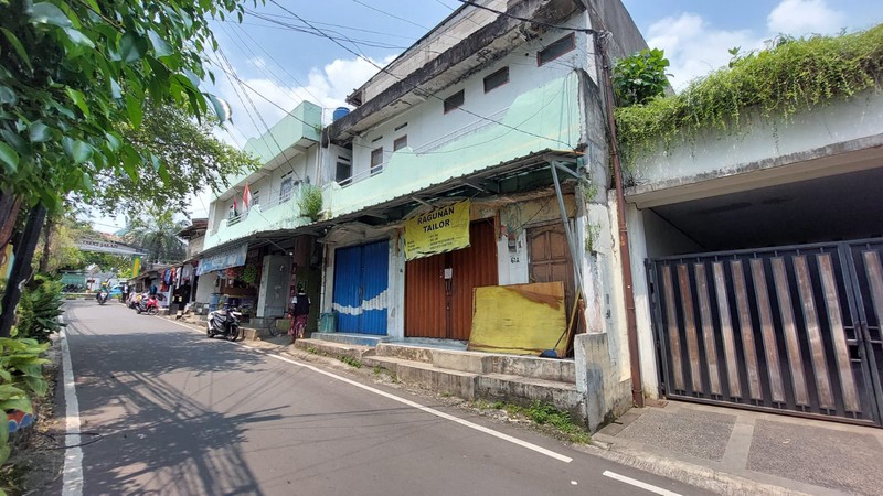 Sebidang Lahan dekat Ragunan Pasar Minggu 20M dari Harsono RM bonus bangunan lama Ruko dan Kamar Kontrakan