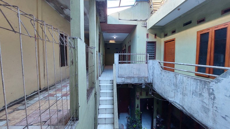 Sebidang Lahan dekat Ragunan Pasar Minggu 20M dari Harsono RM bonus bangunan lama Ruko dan Kamar Kontrakan