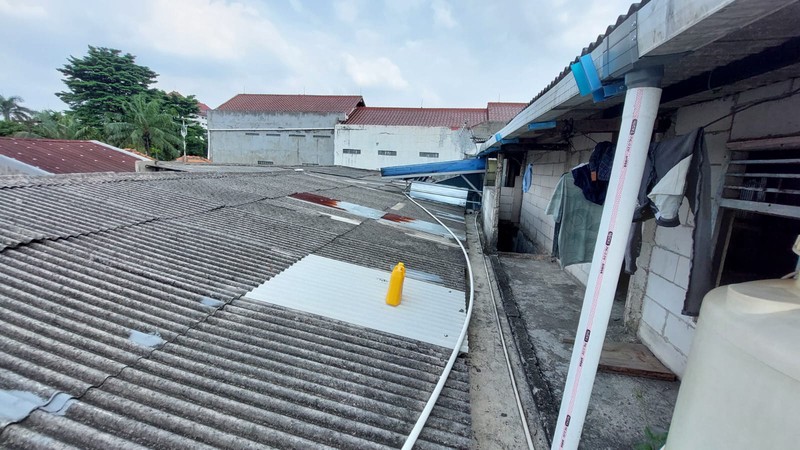 Sebidang Lahan dekat Ragunan Pasar Minggu 20M dari Harsono RM bonus bangunan lama Ruko dan Kamar Kontrakan