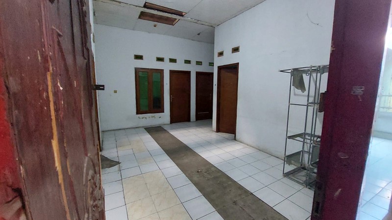 Sebidang Lahan dekat Ragunan Pasar Minggu 20M dari Harsono RM bonus bangunan lama Ruko dan Kamar Kontrakan