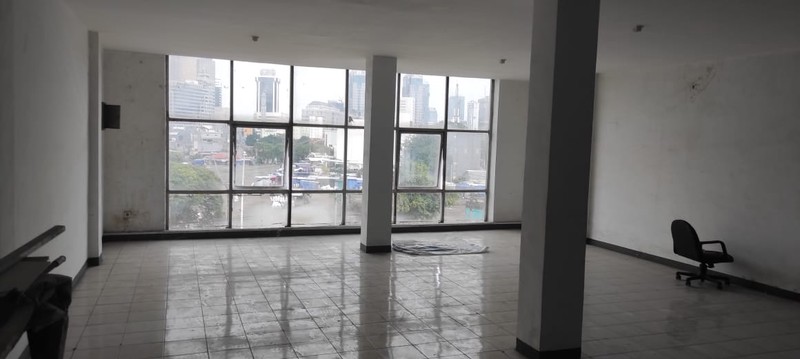 Disewakan Ruko Strategis & Bebas Banjir di Cideng Barat - Siap Huni!