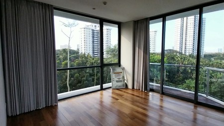 MURAH Disewakan Apartemen The Rosebay Graha Famili Tipe 2 Bedroom Corner Unit Semi Furnished - Lantai.5- View Pool And City Strategis Dekat Pakuwon Mall, Sma Petra 1, National Hospital