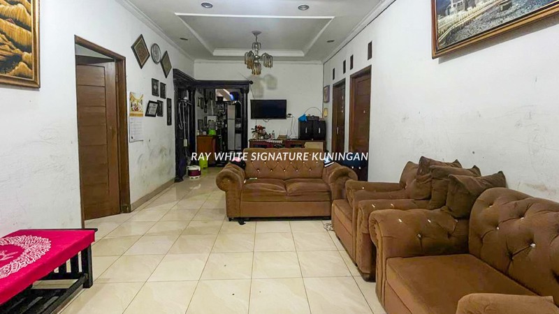 Rumah Strategis di Jalan Mawar Bintaro - Dekat Tol & MRT