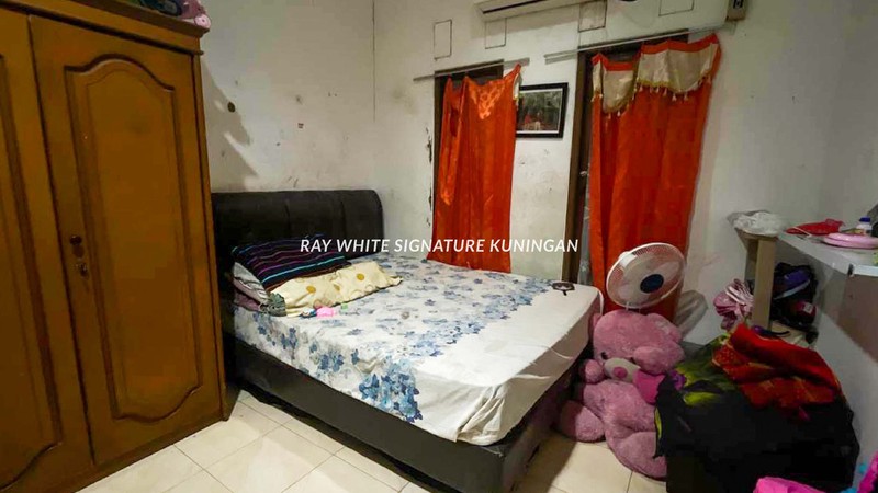 Rumah Strategis di Jalan Mawar Bintaro - Dekat Tol & MRT