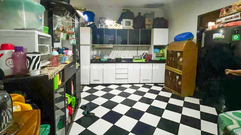 Rumah Strategis di Jalan Mawar Bintaro - Dekat Tol & MRT