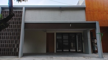 Disewakan Rumah/Kantor baru di Kebayoran baru