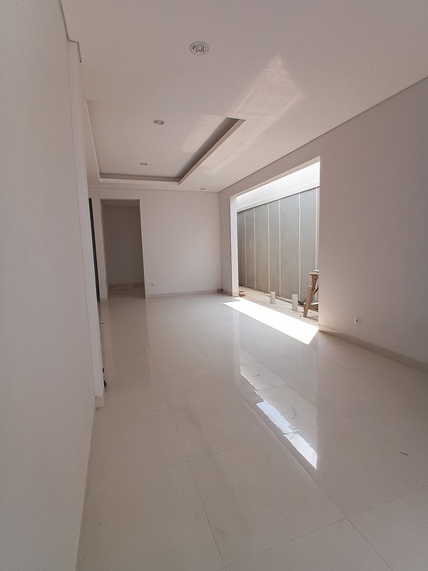 Disewakan Rumah/Kantor baru di Kebayoran baru