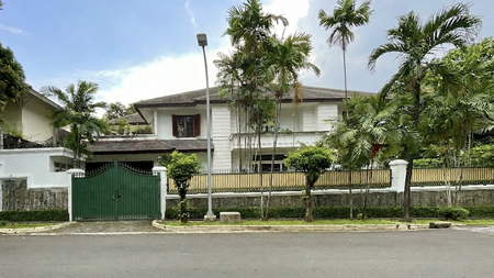 Dijual Rumah Mewah Hook di Jl Martimbang Kebayoran Baru