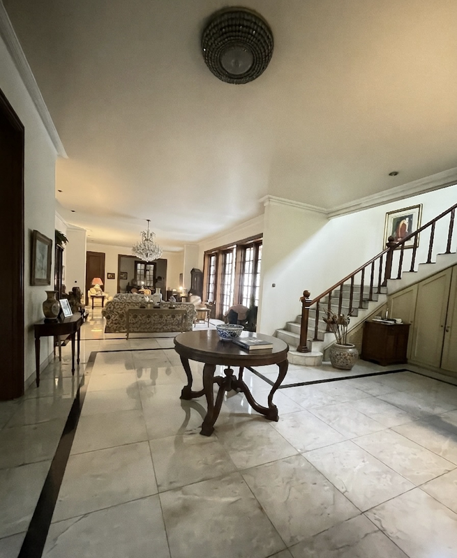 Dijual Rumah Mewah Hook di Jl Martimbang Kebayoran Baru