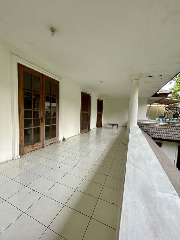 Dijual Rumah Mewah Hook di Jl Martimbang Kebayoran Baru