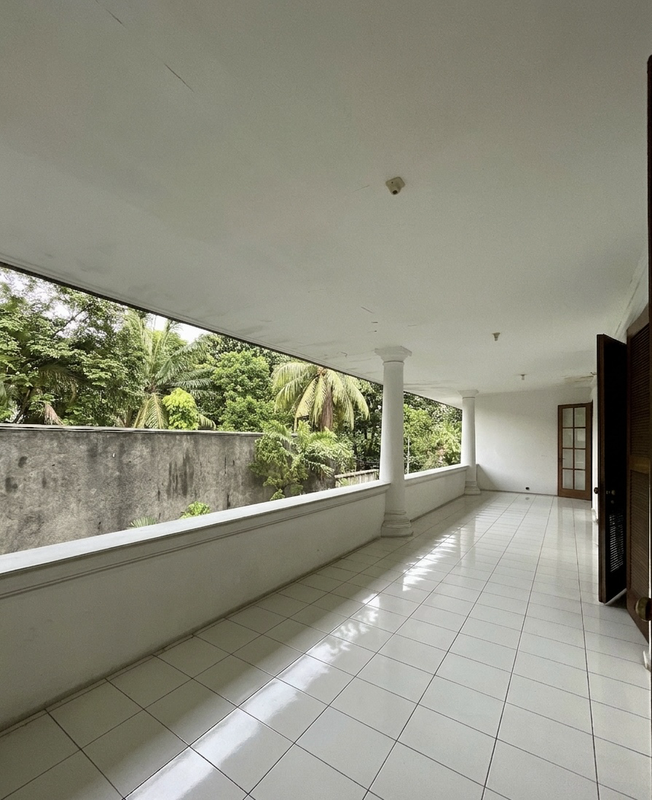 Dijual Rumah Mewah Hook di Jl Martimbang Kebayoran Baru