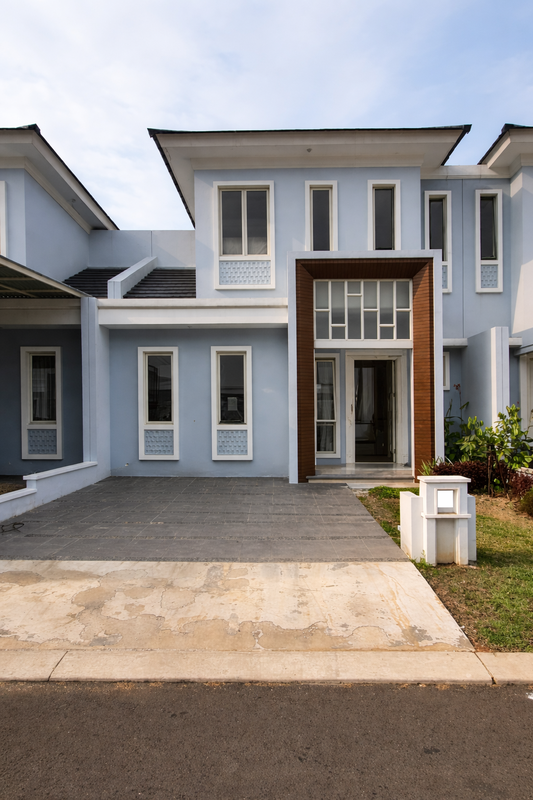 Rumah Cantik di Cluster Cyiara Suvarna Sutera, Lokasi Strategis