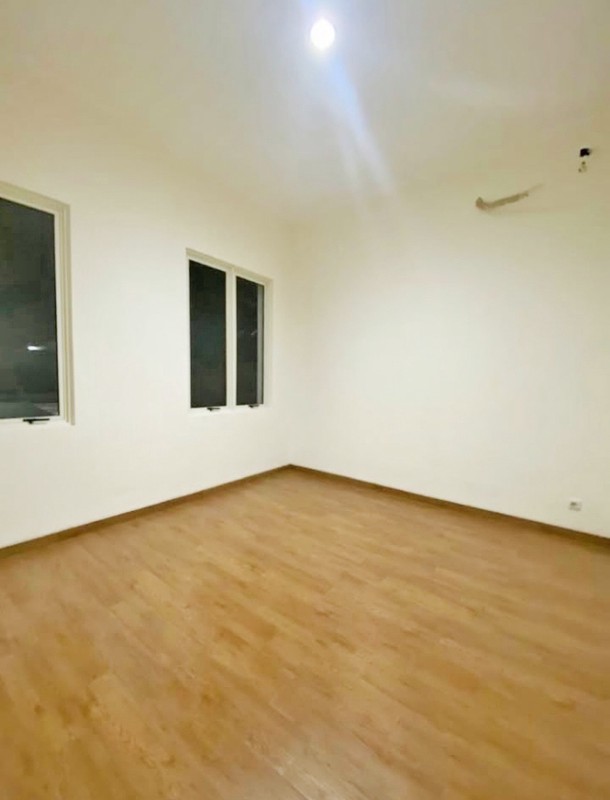 Rumah Cantik di Cluster Cyiara Suvarna Sutera, Lokasi Strategis