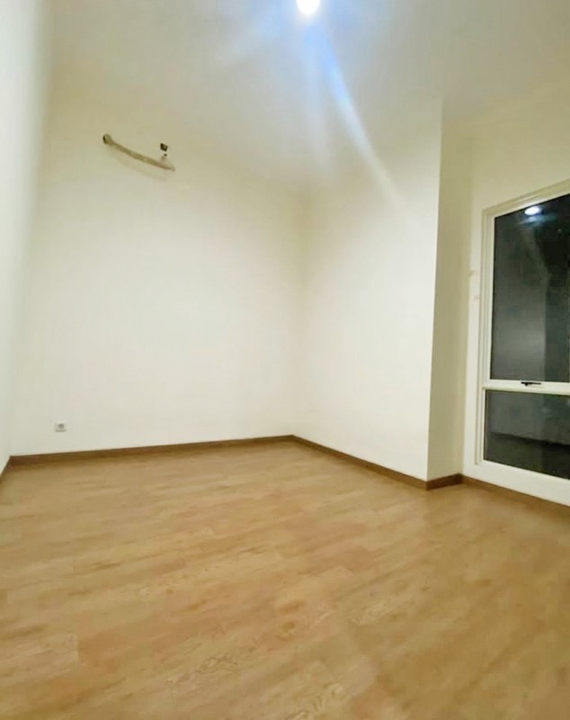 Rumah Cantik di Cluster Cyiara Suvarna Sutera, Lokasi Strategis