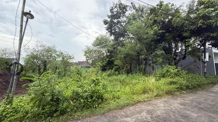 Tanah Luas 327 Meter Persegi Lokasi di Kawasan Premium Wedomartani - Ngemplak Sleman 