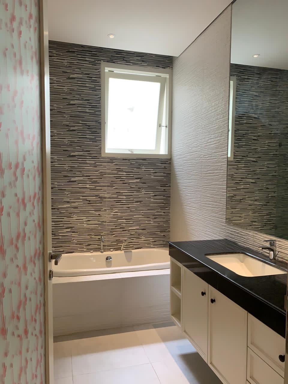 Jual Rumah Strategis di Surabaya Timur Jemursari Second Road