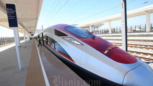Kereta Cepat Pertama di Asia Tenggara resmi beroperasi