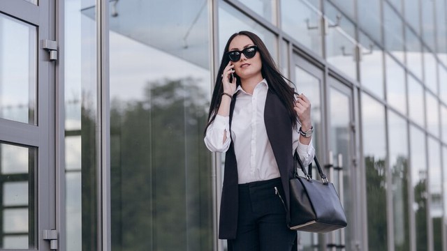 Sering Dicap Jadi Workaholic yang Fashionable,  Berapa Gaji Pegawai Korporat SCBD?