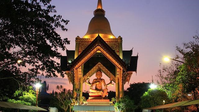 Menilik Indahnya Patung Buddha 4 Rupa Di Surabaya