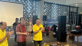 25 tahun berkarir di Ray White, Wilson HO dan Suryanto menggelar perayaan bersama kantor Ray White Prestige Kelapa Gading 