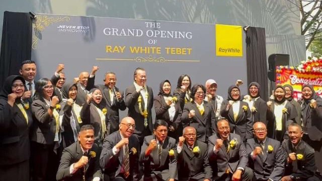 GRAND OPENING RAY WHITE TEBET